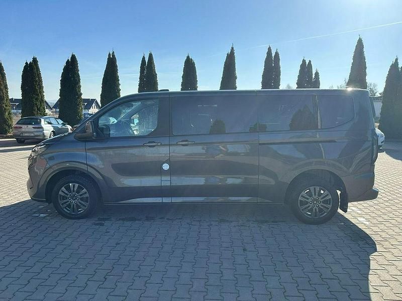 Gebraucht Ford Tourneo Titanium 131 PS (96 kW) 2025 Van / Kleinbus