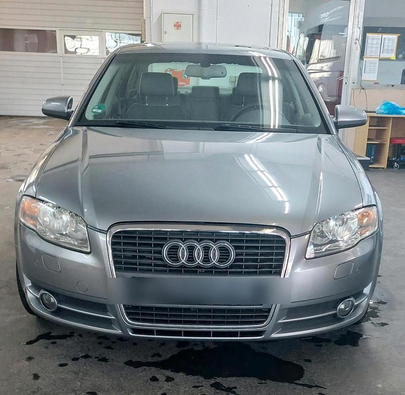 Silber Gebraucht 2005 Audi A4 Limousine | 5.500 € (Teuer) - Bild 1/4