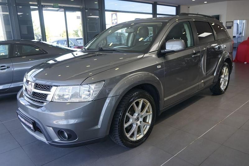 Gebraucht Fiat Freemont Urban 140 PS (102 kW) 2011 Grau SUV