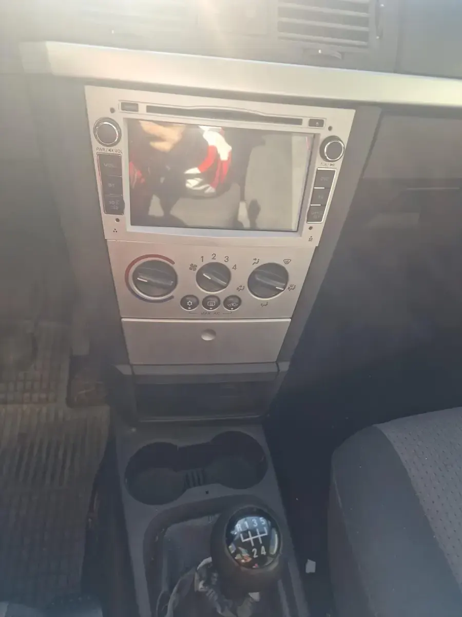 Second-hand Opel Meriva 106 CP (77 kW) 2003 Argintiu Monovolum