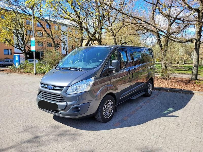 Gebraucht Ford Tourneo 155 PS (114 kW) 2015 Grau Van / Kleinbus