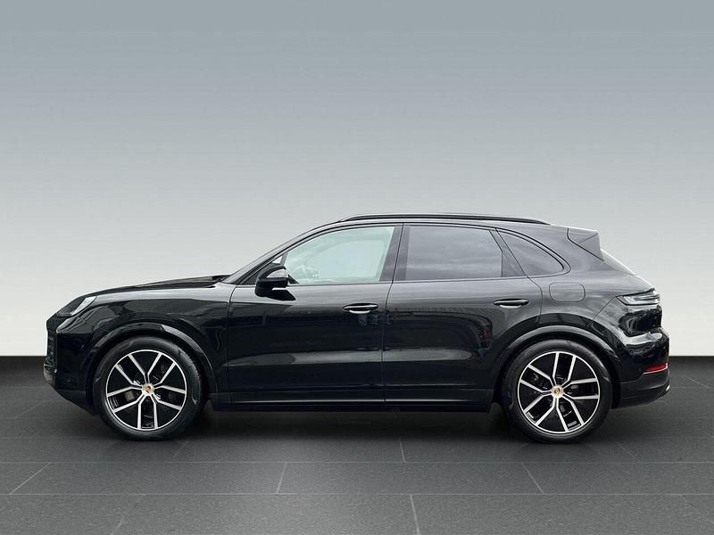 Gebraucht Porsche Cayenne 520 PS (382 kW) 2024 Chromitschwarzmetallic (metallic) SUV