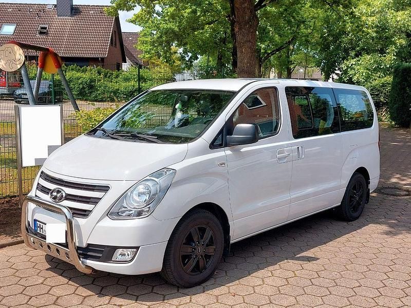 Weiß Gebraucht 2017 Hyundai H-1 Van | 17.500 € (Fairer Preis) - Bild 1/4
