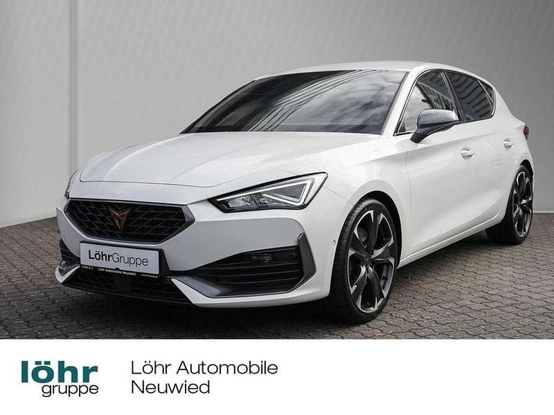 Candy weiß Gebraucht 2023 Cupra Leon VZ Limousine | 29.580 € (Guter Preis) - Bild 1/4