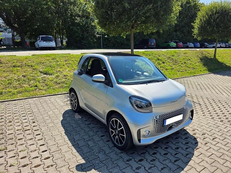 Silber Gebraucht 2021 Smart ForTwo Electric Drive Brabus Coupé | 16.900 € - Bild 1/4