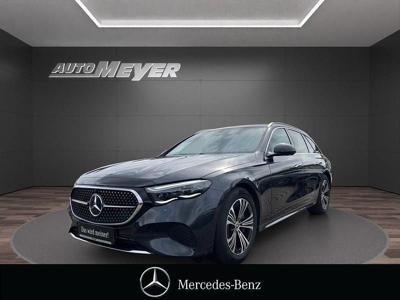 Grau Gebraucht 2024 Mercedes E450 Avantgarde Limousine | 65.920 € (Superpreis) - Bild 1/4