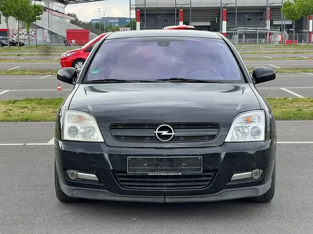 Gebraucht Opel Signum 155 PS (114 kW) 2004 Schwarz Kleinwagen