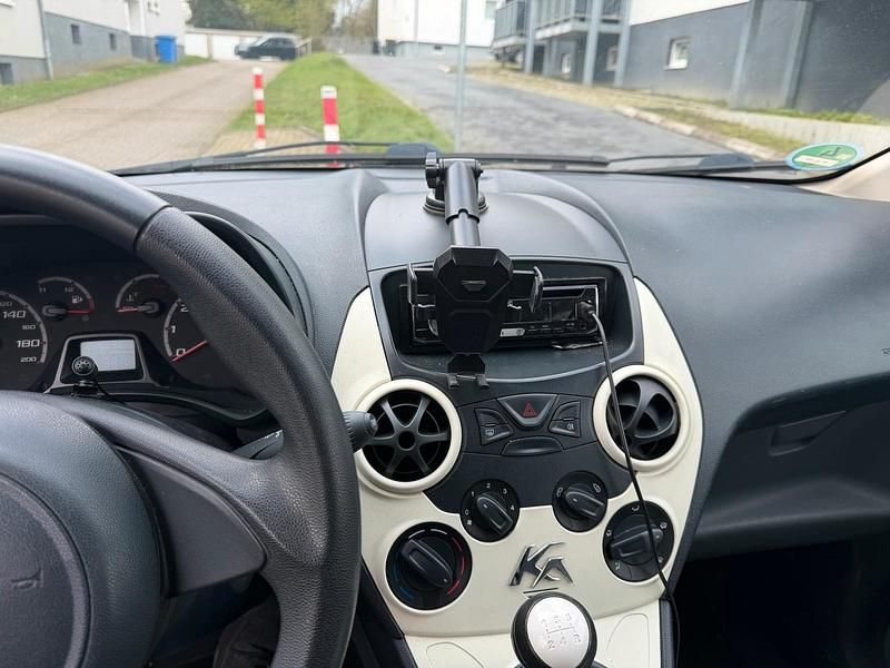 Gebraucht Ford Ka 70 PS (51 kW) 2009 Silber Kleinwagen