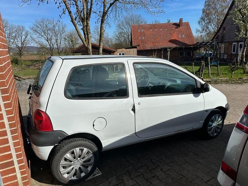 Usata Renault Twingo 58 CV (42 kW) 2003 Bianco Utilitaria