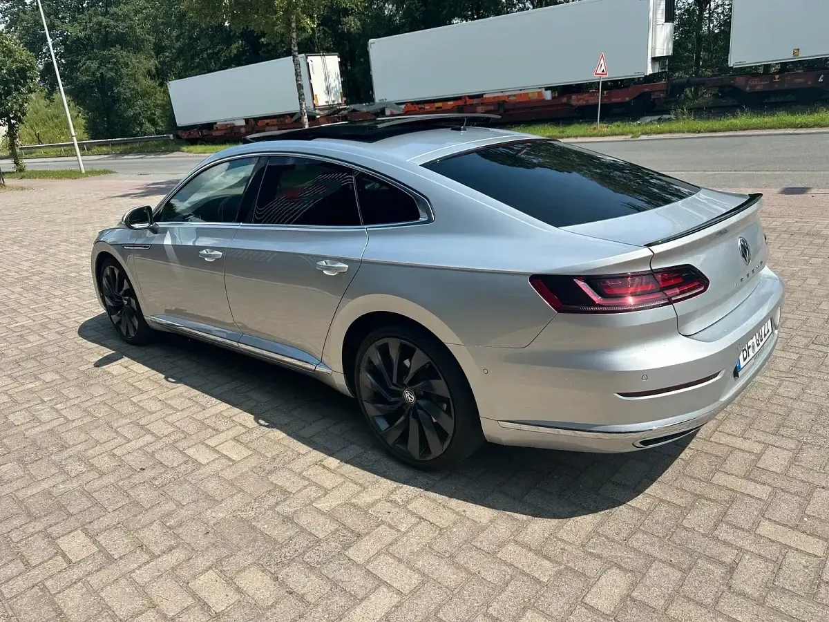 Gebraucht VW Arteon 190 PS (139 kW) 2019 Silber Kleinwagen