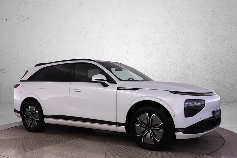 Gebraucht XPENG G9 RWD Long Range 258 kW (351 PS) 2024 Weiß SUV