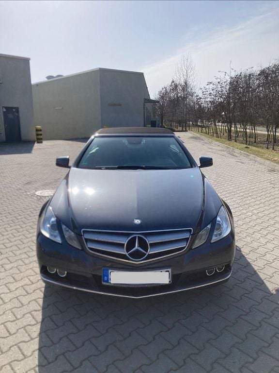 Gebraucht Mercedes E200 Avantgarde 184 PS (135 kW) 2011 Schwarz Cabrio