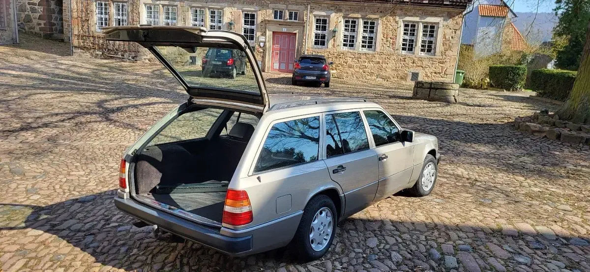 Gebraucht Mercedes 300 147 PS (108 kW) 1991 Silber Kombi