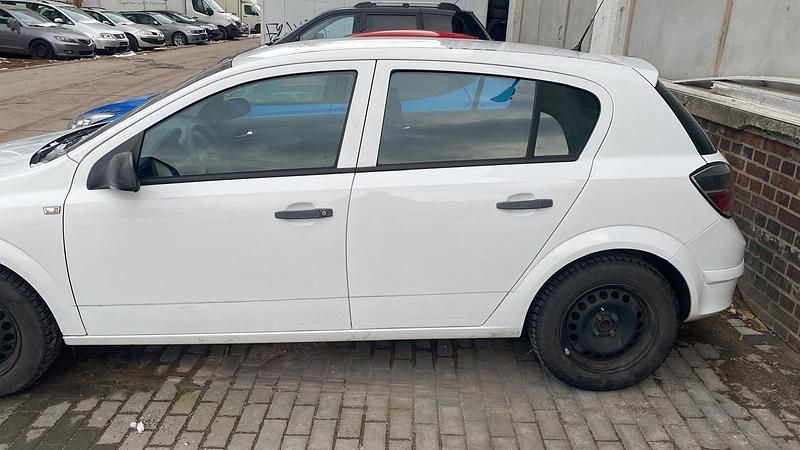Gebraucht Opel Astra 2009 Weiß Limousine