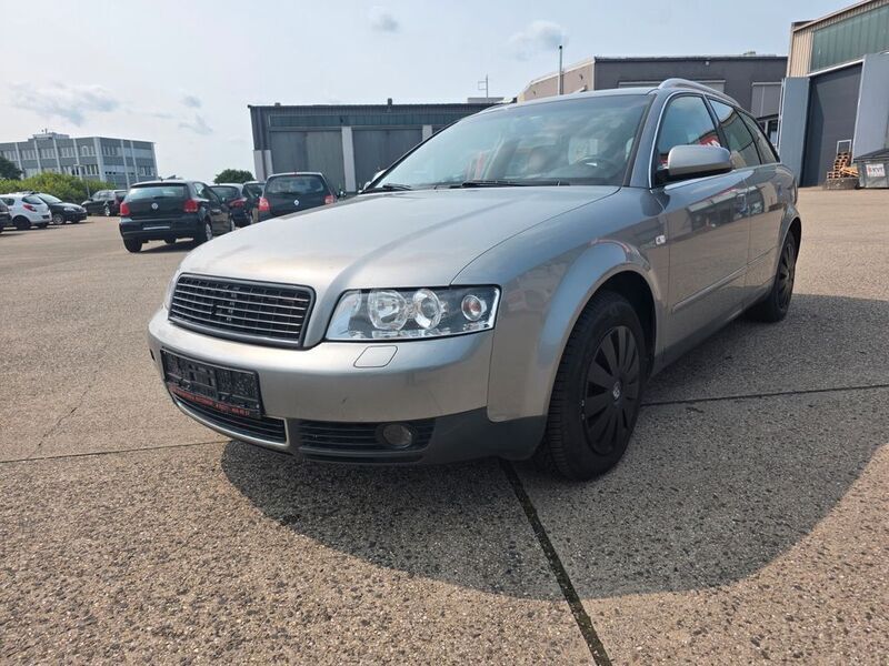 Grau Gebraucht 2002 Audi A4 Kombi | 2.999 € (Fairer Preis) - Bild 1/4