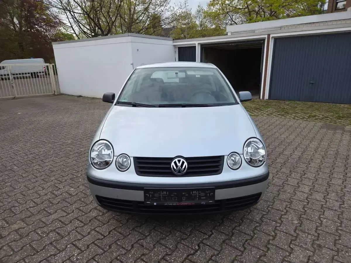 Gebraucht VW Polo Comfortline 64 PS (47 kW) 2002 Silber Kleinwagen