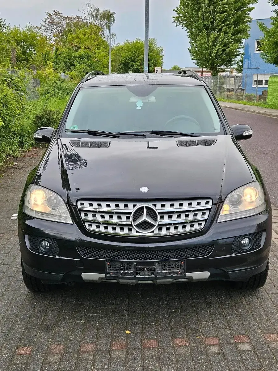 Gebraucht Mercedes ML320 224 PS (164 kW) 2006 Schwarz SUV