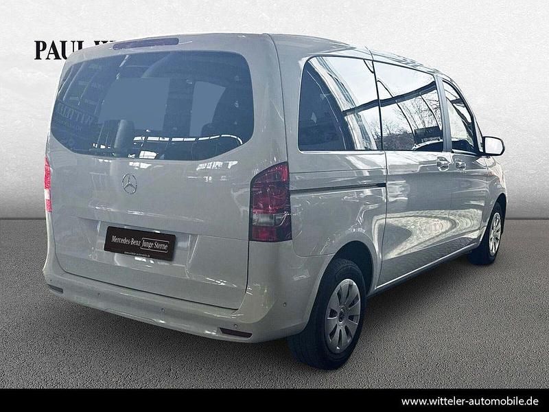 Gebraucht Mercedes V220 163 PS (119 kW) 2022 Arktikweiß Van / Kleinbus