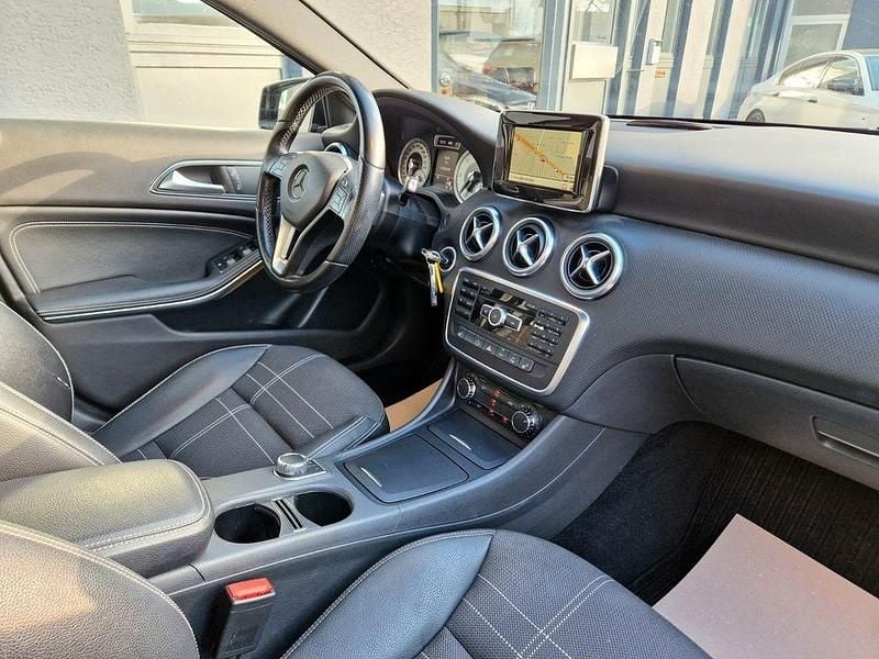Gebraucht Mercedes A220 Urban 170 PS (125 kW) 2013 Kosmosschwarz Limousine