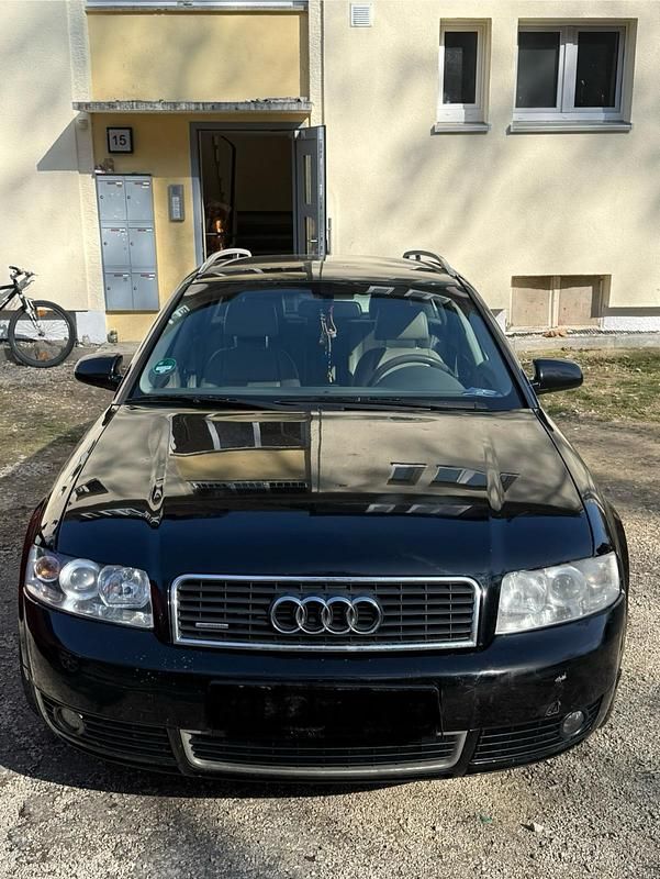 Gebraucht Audi A4 135 PS (99 kW) 2001 Schwarz Kombi