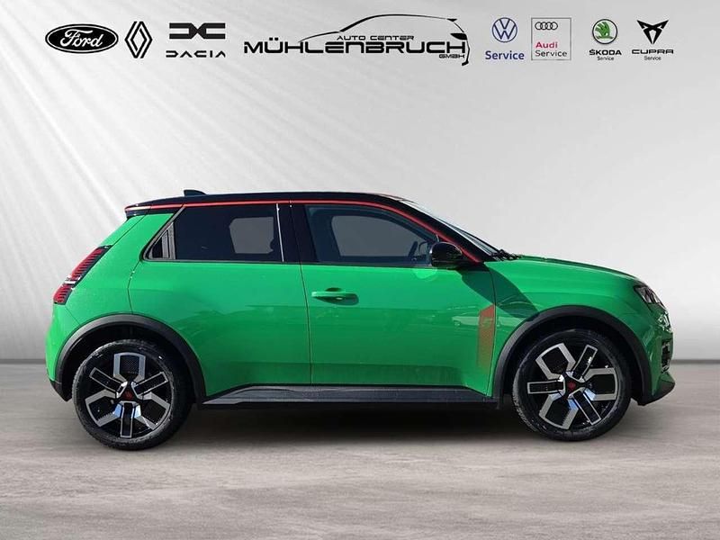 Neu Renault 5 E-Tech Komfort 110 kW (150 PS) 2026 Pop green! metallic, dach blac Kleinwagen