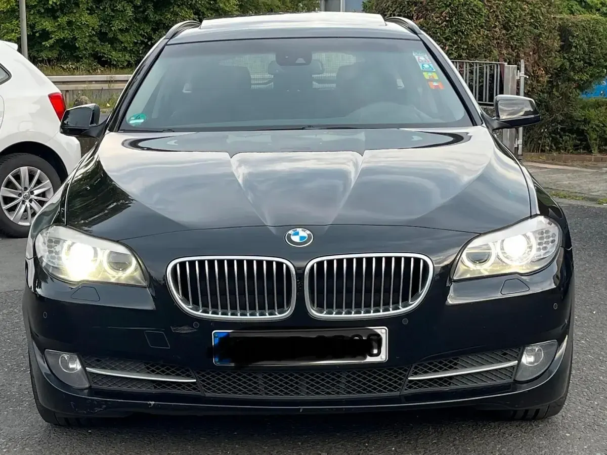 Gebraucht BMW 520 184 PS (135 kW) 2012 Schwarz Kombi