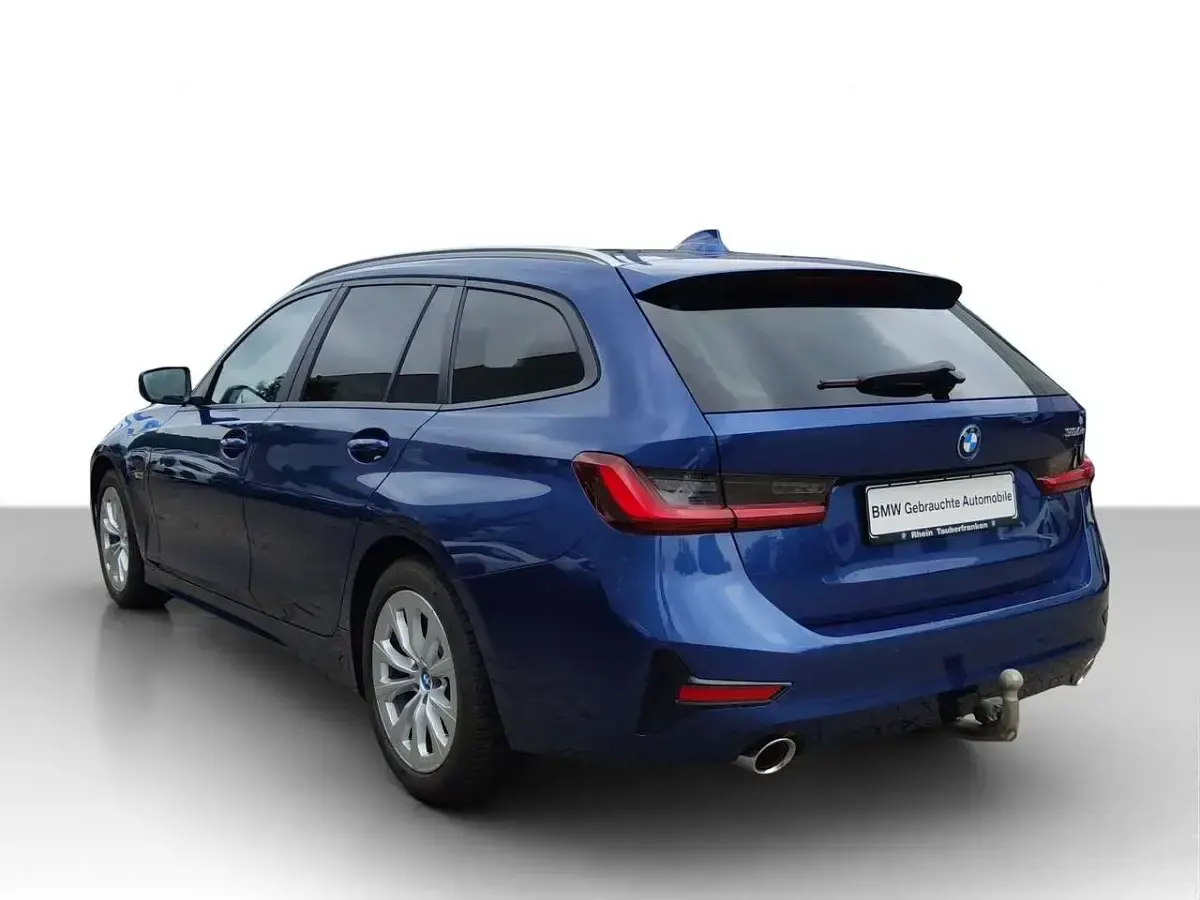 Gebraucht BMW 320e Sport Line 204 PS (150 kW) 2022 Blau Kombi