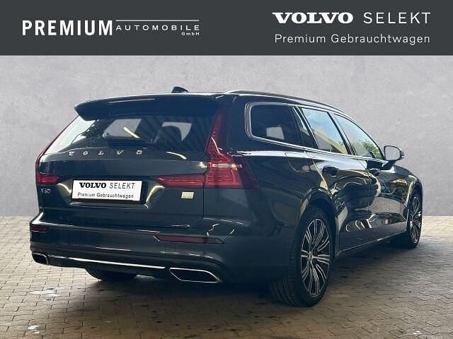 Gebraucht Volvo V60 Plus 398 PS (292 kW) 2022 Blau Kombi