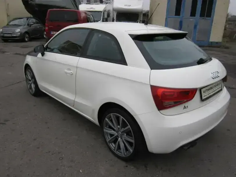 Gebraucht Audi A1 Ambition 122 PS (89 kW) 2010 Alpakabeige (metallic) Kleinwagen