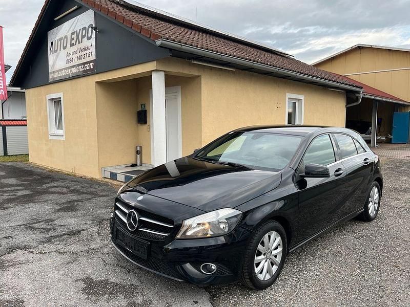 Schwarz Gebraucht 2013 Mercedes A180 Limousine | 6.990 € (Guter Preis) - Bild 1/4