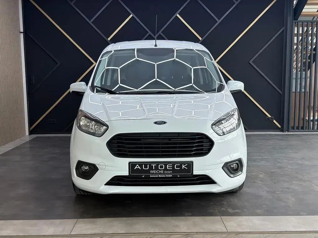 Gebraucht Ford Tourneo Courier 101 PS (74 kW) 2019 Weiß Van / Kleinbus