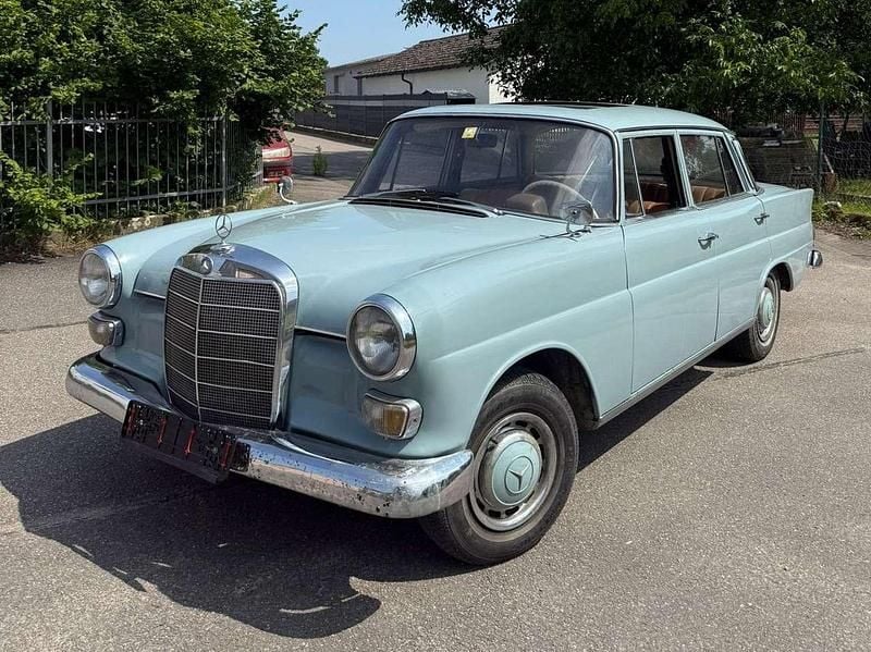 Gebraucht Mercedes 200 54 PS (39 kW) 1966 Blau Limousine