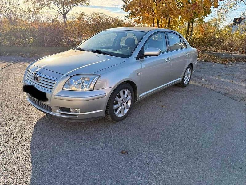 Silber Gebraucht 2004 Toyota Avensis Limousine | 4.499 € (Etwas zu teuer) - Bild 1/4