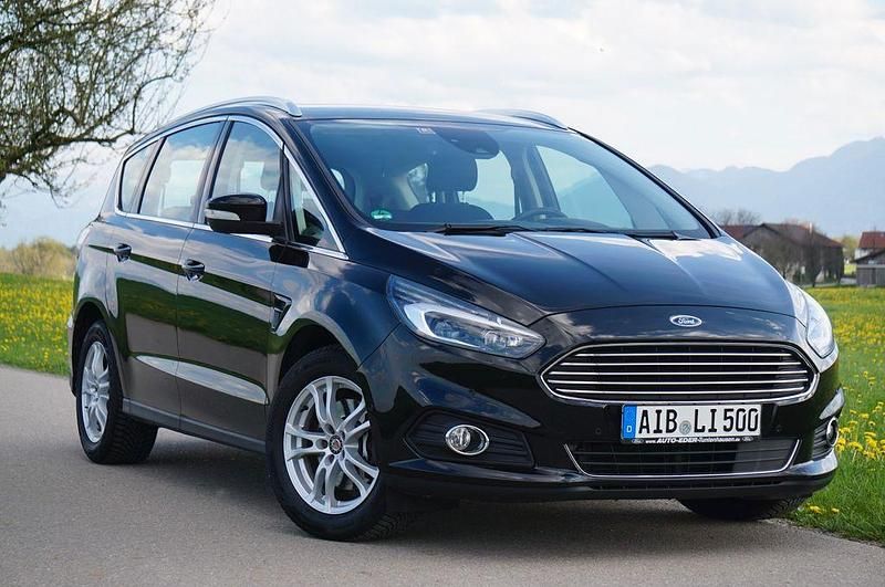 Gebraucht Ford S-MAX Titanium 150 PS (110 kW) 2019 Schwarz Van / Kleinbus