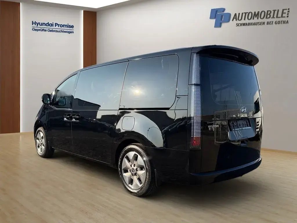 Gebraucht Hyundai Staria Trend 177 PS (130 kW) 2023 Schwarz Van / Kleinbus