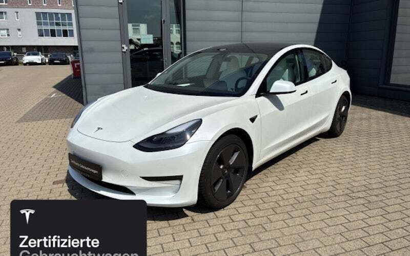 Weiß Gebraucht 2021 Tesla Model 3 Long Range Limousine | 30.800 € (Teuer) - Bild 1/4
