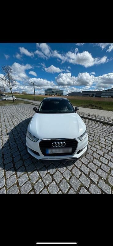 Weiß Gebraucht 2015 Audi A1 Sportback Design Kleinwagen | 7.000 € - Bild 1/4