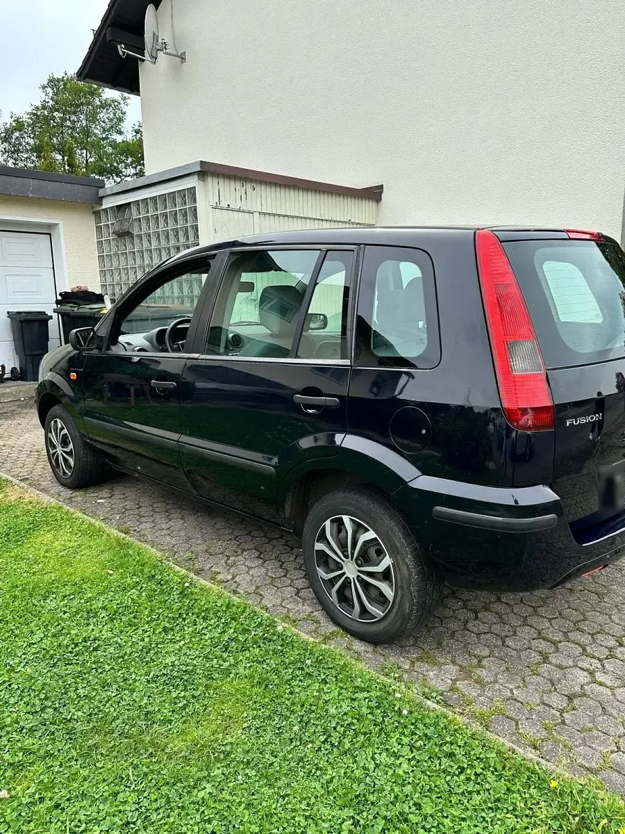 Gebraucht Ford Fusion 80 PS (58 kW) 2005 Blau Kleinwagen