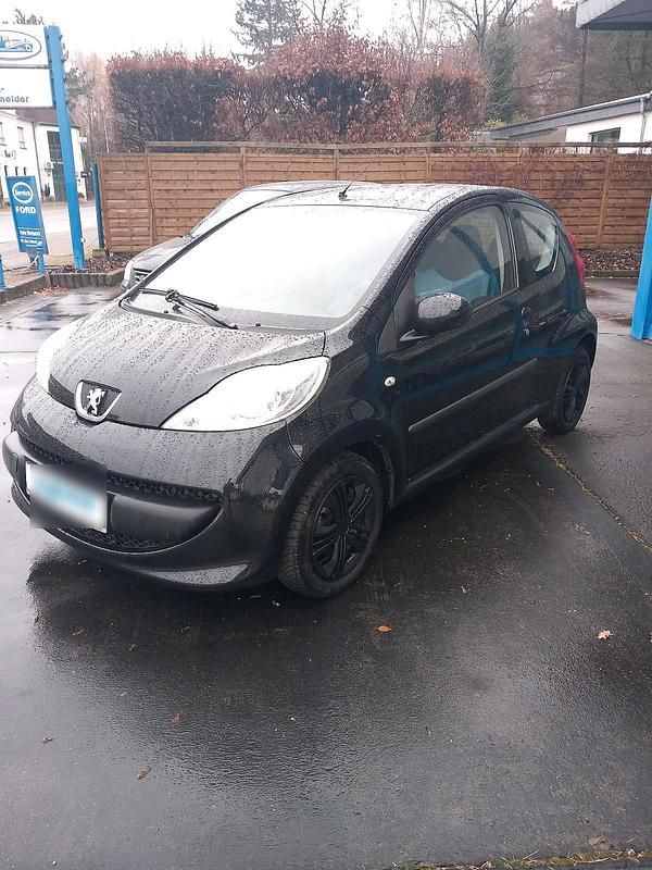 Schwarz Gebraucht 2008 Peugeot 107 Kleinwagen | 1.600 € (Fairer Preis) - Bild 1/4