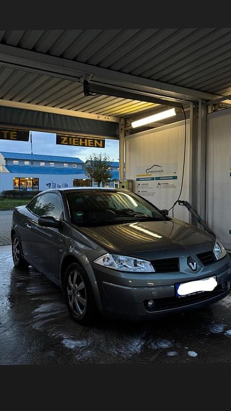 Grau Gebraucht 2004 Renault Mégane Cabriolet Cabrio | 1.100 € (Superpreis) - Bild 1/4