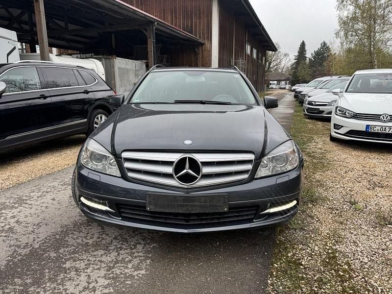 Gebraucht Mercedes C180 156 PS (114 kW) 2010 Grau Kombi