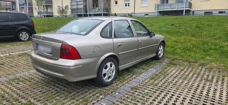 Gebraucht Opel Vectra 101 PS (74 kW) 1999 Grau Limousine