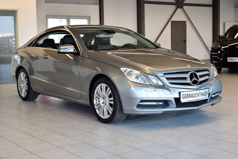 Silber Gebraucht 2012 Mercedes E200 Coupé | 12.999 € (Fairer Preis) - Bild 1/4