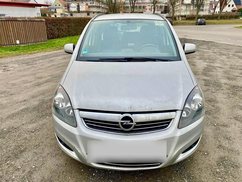 Gebraucht Opel Zafira 140 PS (102 kW) 2012 Silber Van / Kleinbus