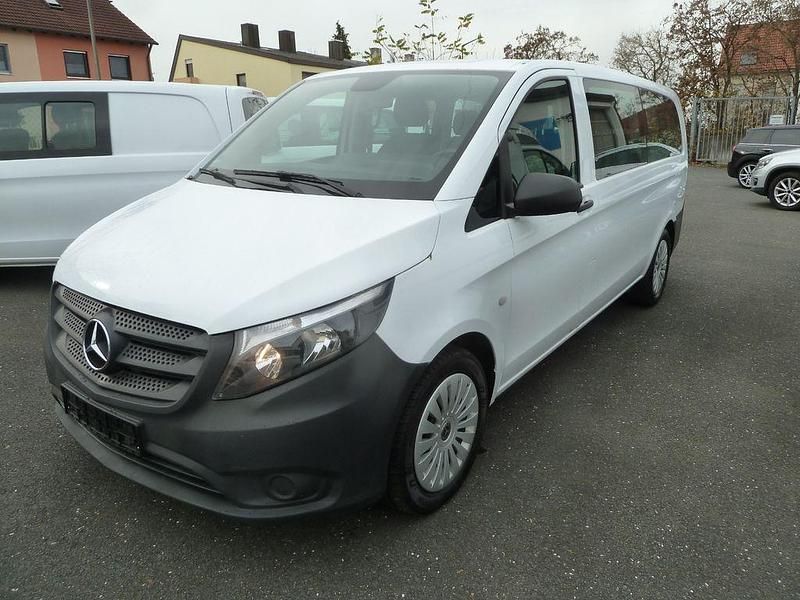 Weiß Gebraucht 2022 Mercedes Vito Kombi | 19.990 € (Guter Preis) - Bild 1/4