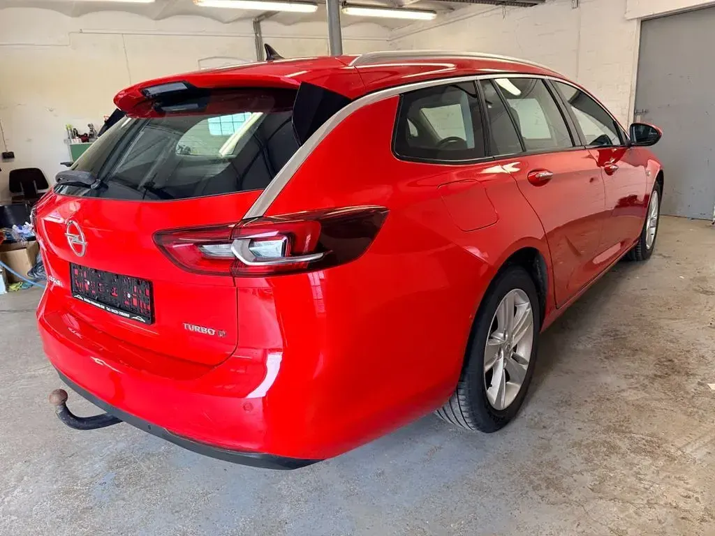 Gebraucht Opel Insignia 170 PS (125 kW) 2018 Rot Kombi
