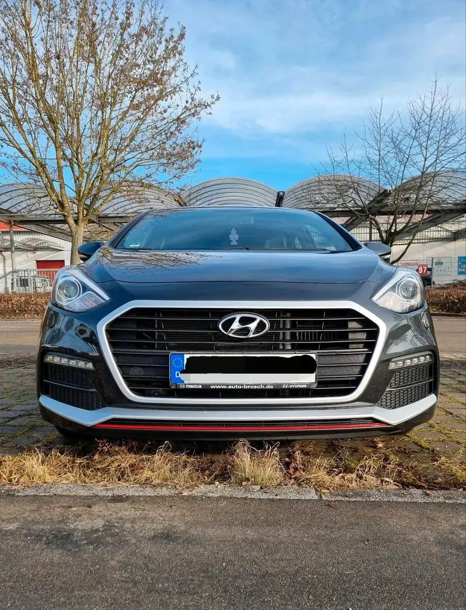 Gebraucht Hyundai i30 186 PS (136 kW) 2016 Andere farben Limousine