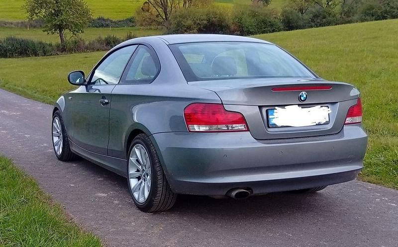 Gebraucht BMW 120 170 PS (125 kW) 2010 Grau Kleinwagen