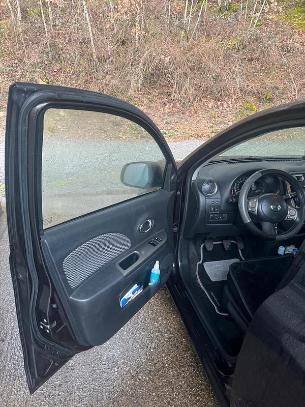 Gebraucht Nissan Micra 69 PS (50 kW) 2014 Violet Kleinwagen