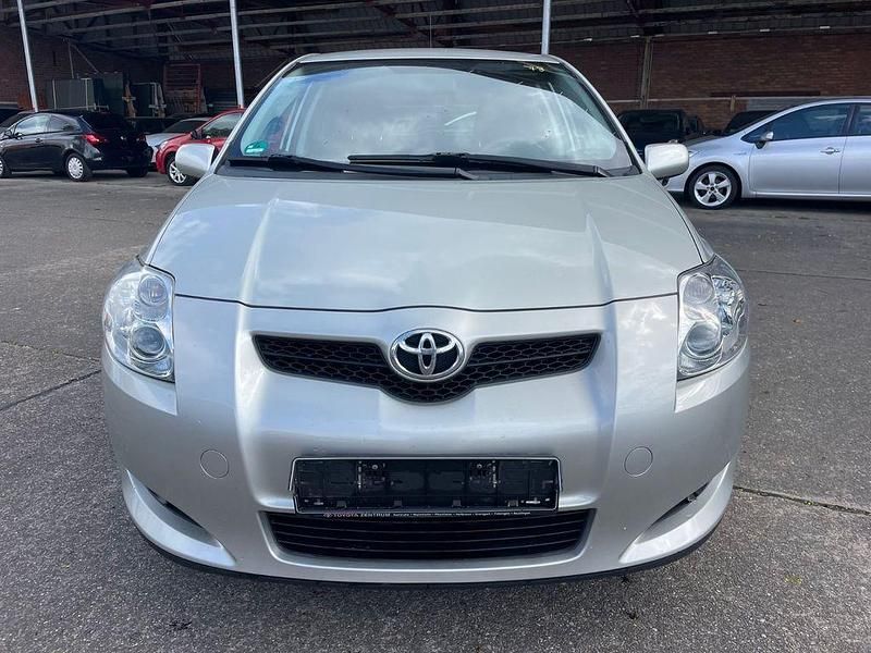 Gebraucht Toyota Auris Luna 97 PS (71 kW) 2007 Silber Kleinwagen